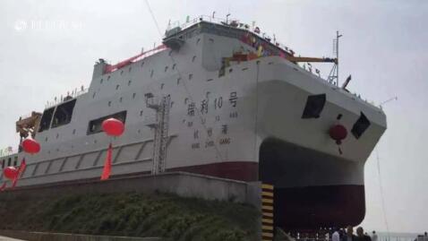 解放军最大双体船下水 或赴南海执行反潜任务