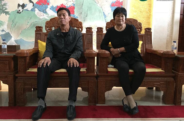 河南省委领导看望申亮亮家人
