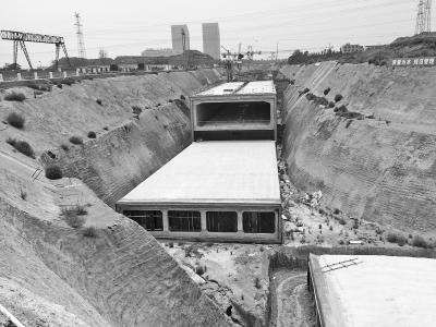 　　被称为海绵地下廊道的中环廊道正在施工建设