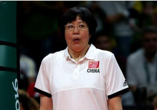 中国女排教练郎平：有百分之一的希望就要做百分之百的努力
