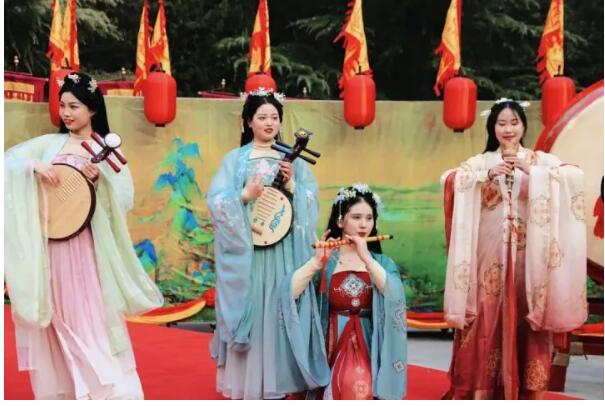 百场演出，万盏花灯，翰园艺术庙会邀您共度龙年新春！