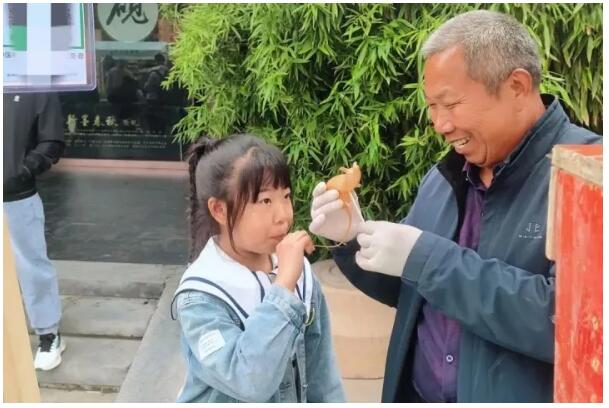 百场演出，万盏花灯，翰园艺术庙会邀您共度龙年新春！