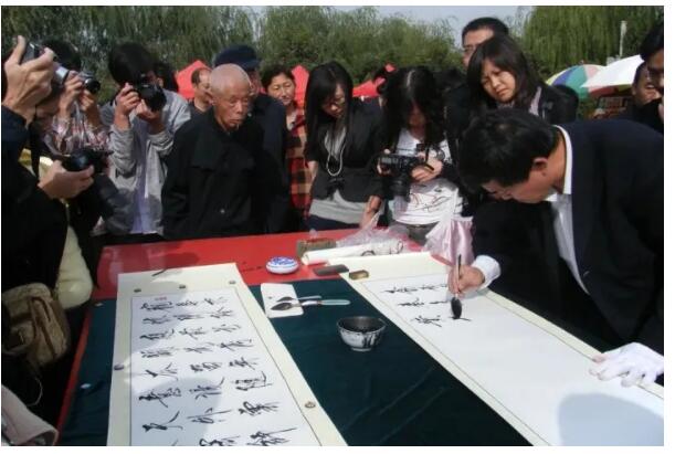 百场演出，万盏花灯，翰园艺术庙会邀您共度龙年新春！