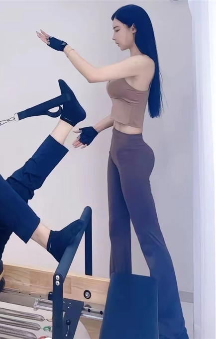 瑜伽培训导师王飞