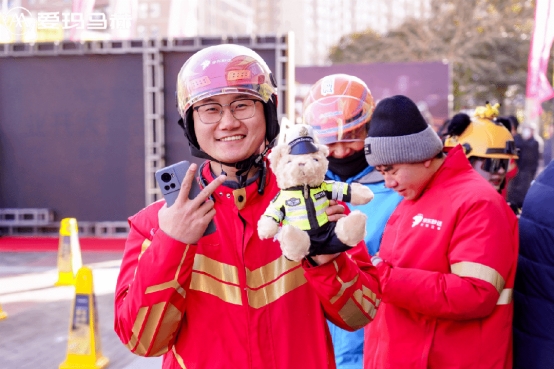 为爱充能 力挺征程：首家爱玛马赫“骑手之家”正式开业，赋能千万骑手出行